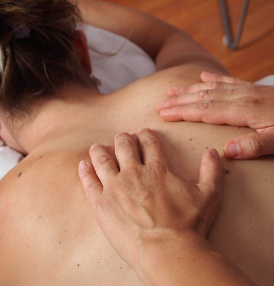 Massage tissulaire profond du dos à Orléans